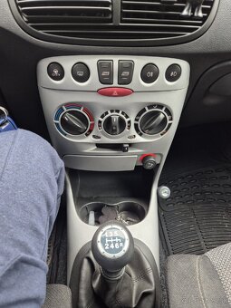 Fiat Punto 1.4 16v Sporting - 8