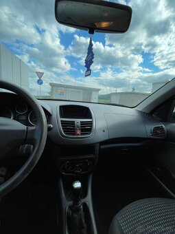 Peugeot 206+ 1.4 benzín - 8