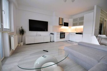 Predaj 1 izbový slnečný byt - 39 m², v Hamuliakove. - 8