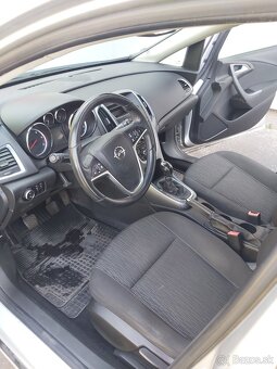 Opel Astra Sports Tourer - 8
