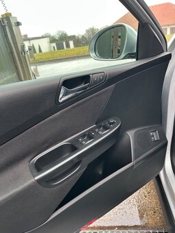 VOLKSWAGEN PASSAT 1.6 85kw 2007 - 8