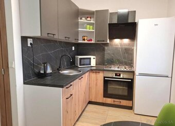 PRENÁJOM: 1 IZBOVÝ BYT 36 M2 Z TOHO LODŽIA 3M2, JUH 3 POPRAD - 8