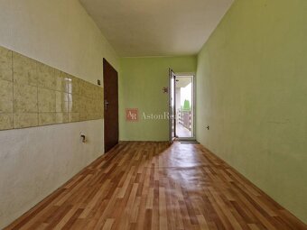 AstonReal: predaj priestranný rodinný dom s garážou - Veľký - 8