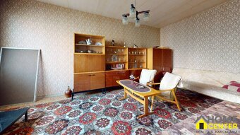 PREDAJ priestranný /65m2/, 2 izbový byt, blízko centra - IBA - 8