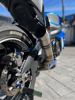 Suzuki Gsxr 750 - 8