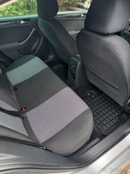 Volkswagen Jetta - 8