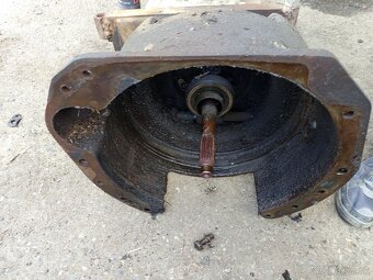 Robur, dh 112, příruba Zetor traktor v3s - 8