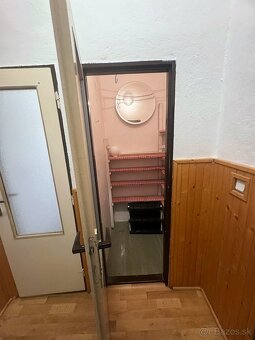 Na prenajom 2-izb. byt s rozlohou 75m2 na Zeleznicnej ulici - 8