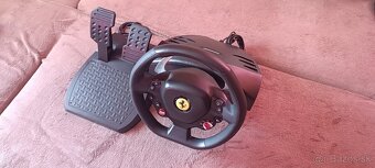 Ps4 slim s hrami a volantom ferrari - 8