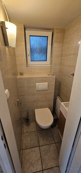 Prenájom - 8 izbový rodinný dom s 800m2 záhradou - BA III - 8