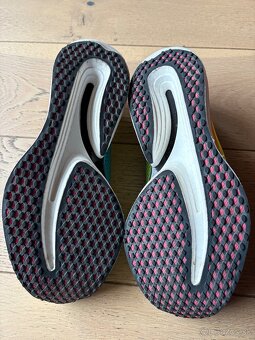 Pánske bežecké topánky Mizuno Wave Rebellion Pro - 8