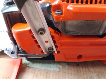 Husqvarna 550 xp motorova pila - 8