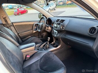 Toyota RAV4 SUV/Off-road 110kw Manuál - 8