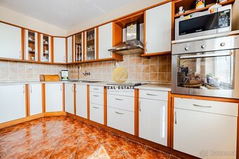 Na PREDAJ RD Zobor 120m2, pozemok 460m2 - 8
