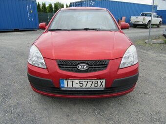 Kia Rio - 8