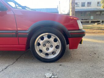 Peugeot 205 CTI - 8