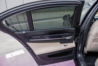 BMW Rad 7 750i 4.4 V8 - 8