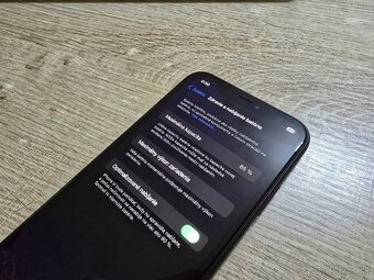 Iphone XR 128gb displej v super stave mal na sebe nalepene o - 8