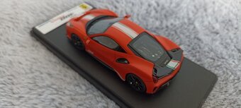 Predám model Ferrari 488 Pista Piloti 1;43 Looksmart - 8