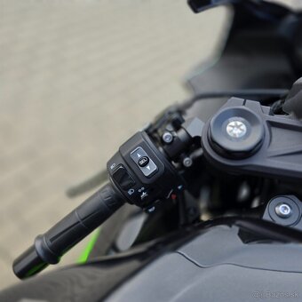 Kawasaki Ninja ZX-6R 2026 - 8