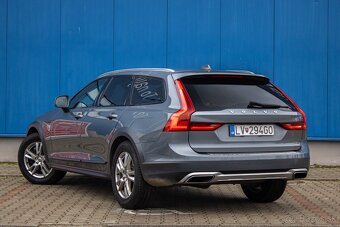 Volvo V90 D4 2.0L Momentum Cross Country - 8