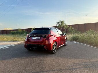 Toyota Yaris hybrid 1.5 VVT - 8