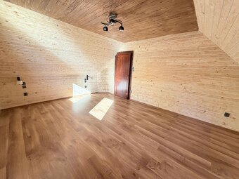 PREDAJ - Chata s panorámou v Španej Doline - 8