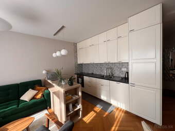 3-izbový byt na prenajom v centre Bratislavy - staré mesto - 8