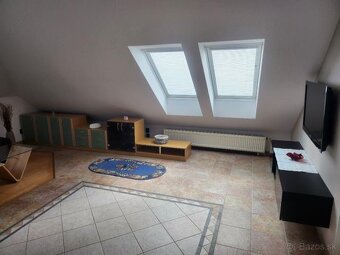 Prenájom – priestranný podkrovný byt v centre mesta - 8