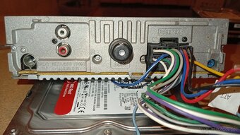 Predám 3autoradia - 8