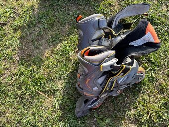 Korčule lyže, skateboard, prilby - 8