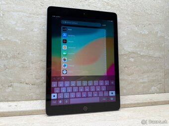 iPad 6. Gen 9.7 Wi-Fi 32GB Space Gray - 8