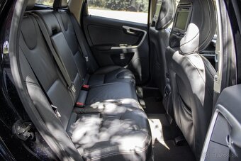 Volvo XC60 R-Design AWD - 8