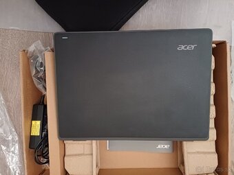 ACER travelmate B3 11.6" + obal - 8