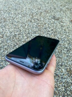 iPhone 11 128GB - baterie 100% - 8