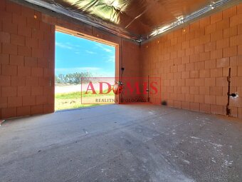 Predáme 5izbový tehlový bungalov 725m2 Ruskov, komora,tepelk - 8