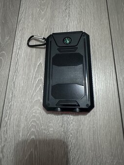 Powerbanka solárna nabíjačka predám - 8
