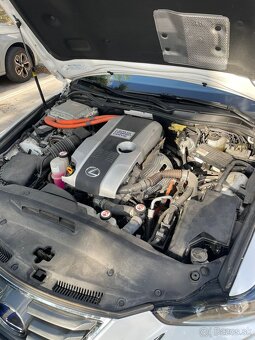 Lexus IS 300h. 2017 - 8