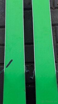 Prémiové švýcarské lyže AK GREEN POP, 174cm - 8
