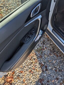 KIA XCeed 1.5 T-GDi GOLD Hatchback Manuál - 8