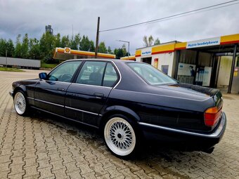 Bmw 7 e32 - 8