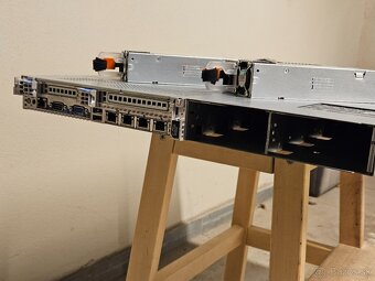 DELL PowerEdge R630 - 8