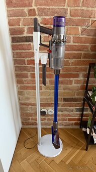 Cyklónový vysávač Dyson V11 Total clean + stojan - 8