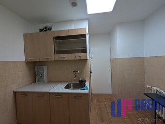 PRENÁJOM: Obchodný priestor 158 m2 v centre Petržalky (Streč - 8