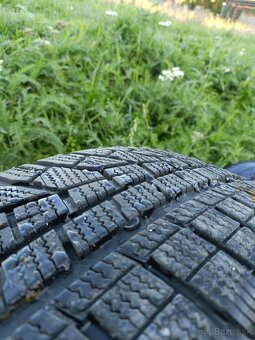 Zimné pneu 215/70 R16 na Kia Sportage - 8