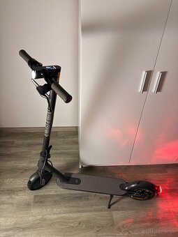 Elektrická kolobežka Xiaomi Mi Essential - 8