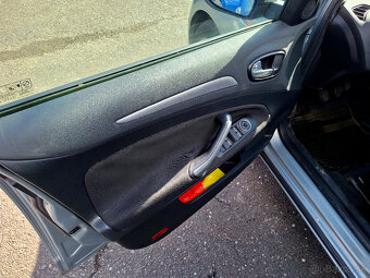 Ford Mondeo Combi 2.0 TDCi Ghia - 8