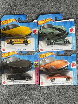 Hot wheels - 8