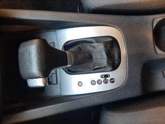 Volkswagen Golf 1.6 Trendline A/T - 8