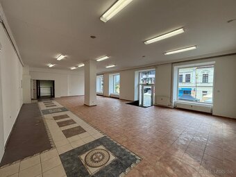 Ponúkame na prenájom obchodný priestor v centre Poprade - 8